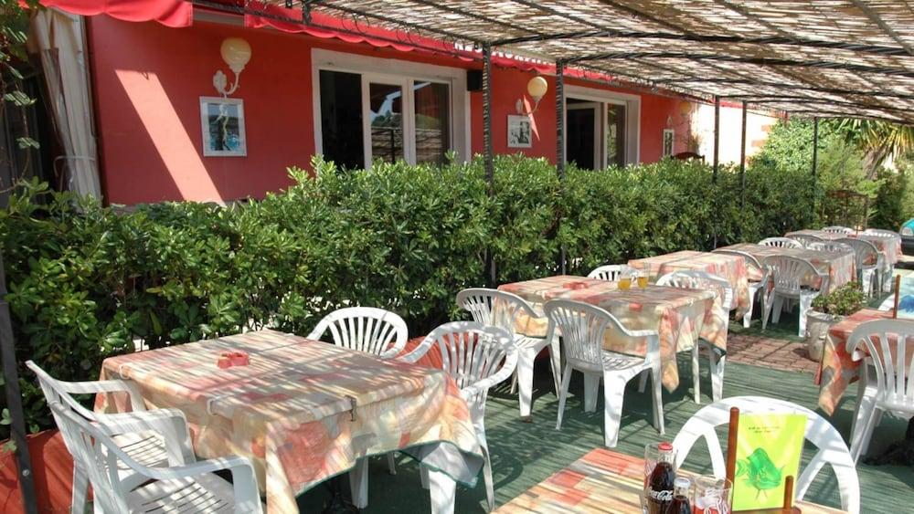Hotel Residence San Pieru Tarcu Экстерьер фото